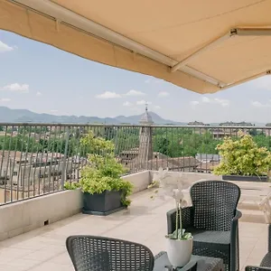 M14 Skyview Center Apartment Padua